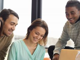 レナートインターナショナル